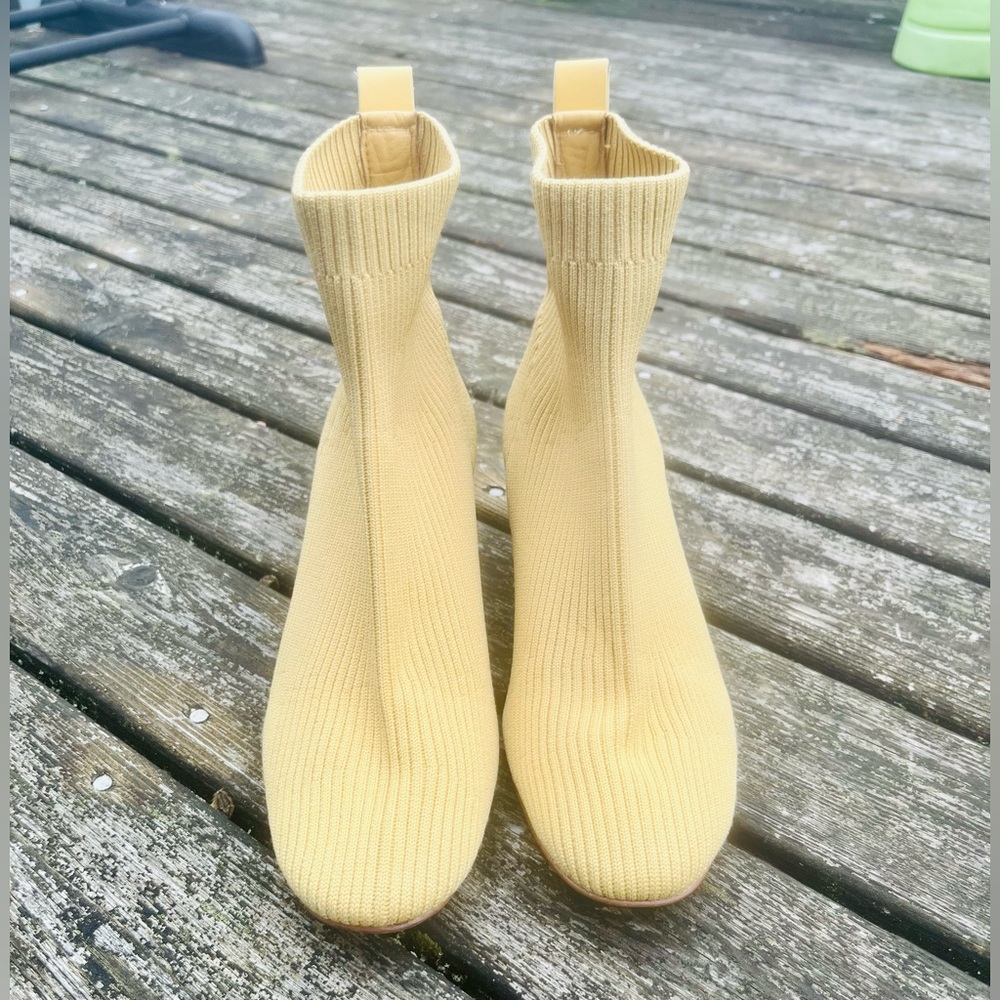 EVERLANE The Glove Yellow Boots - Picture 4 of 10